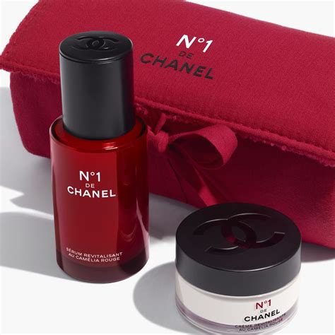 THE N°1 DE CHANEL SERUM. BEAUTY AHEAD OF TIME